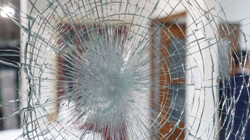 Missgeschick im Ferienhaus: Wer Schäden verursacht, muss grundsätzlich dafür haften. - © Markus Scholz/dpa-tmn