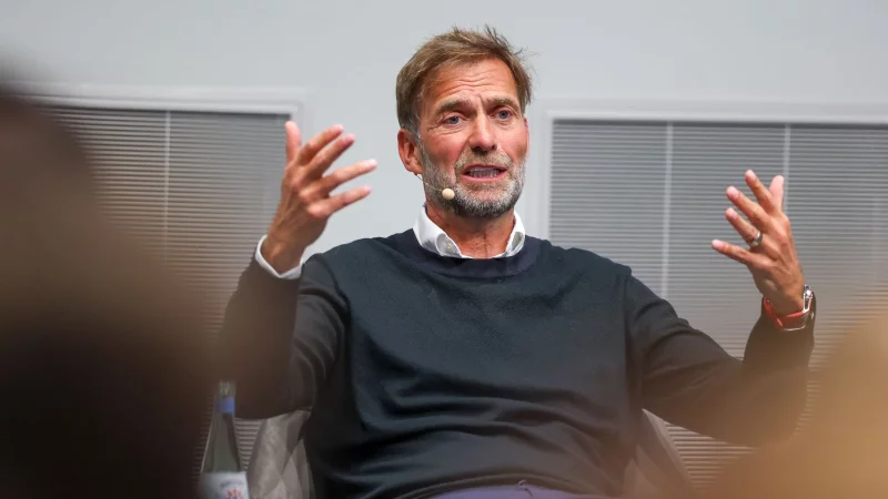 Jürgen Klopp spricht über seine damalige Entscheidung pro Liverpool. - © Jan Woitas/dpa