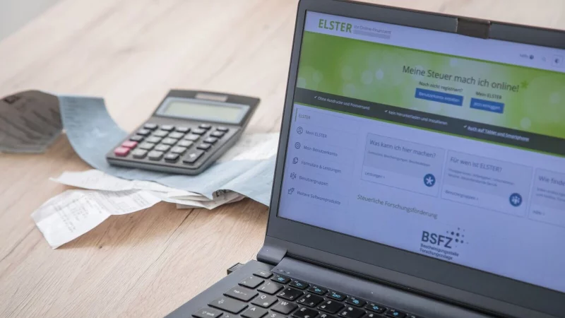 Flexibler Wechsel: Bei Bedarf kann die Steuererkl&auml;rung vom einfachen Service ins herk&ouml;mmliche Elster-Verfahren &uuml;bertragen werden. - &copy; Christin Klose/dpa-tmn