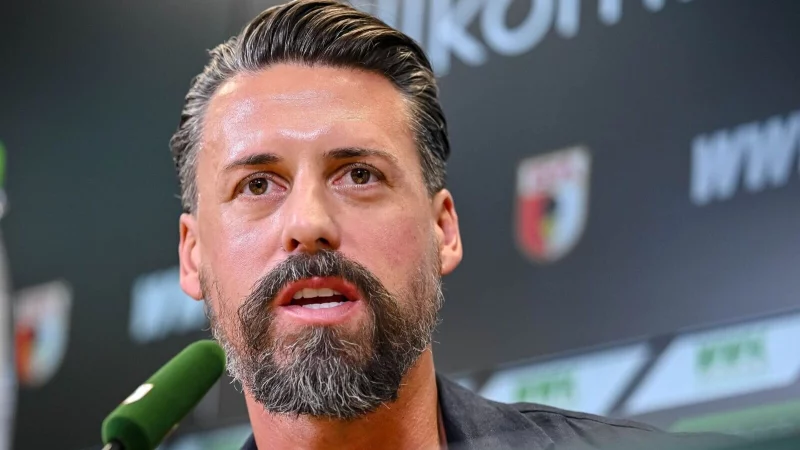 Der neue Trainer des FC Augsburg: Sandro Wagner. - © Harry Langer/dpa