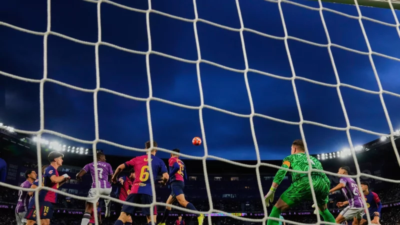 Der Nationalkeeper Marc-André ter Stegen ist zurück. - © Manu Fernandez/AP/dpa