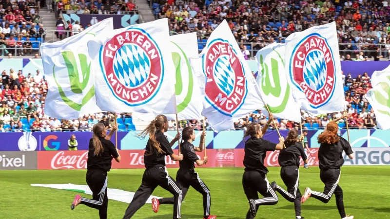 Wer macht in dieser Saison das Rennen in der Bundesliga? - © Uli Deck/dpa