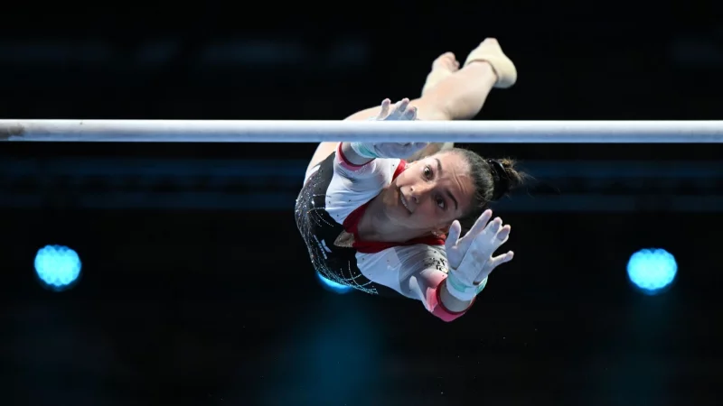 Glänzte am Stufenbarren: Helen Kevric. - © Marijan Murat/dpa