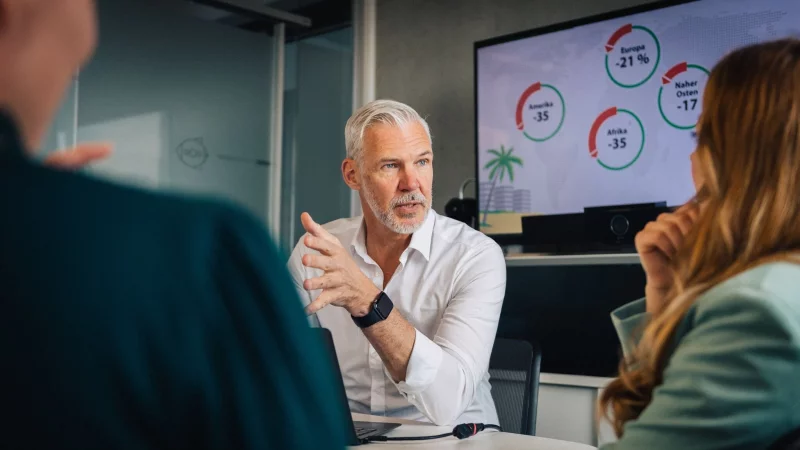 Nach dem Vorstellungsgespräch soll es noch eine Einstellungsuntersuchung geben? Bewerberinnen und Bewerber fühlen sich da schnell unter Druck gesetzt. - © Zacharie Scheurer/dpa-tmn