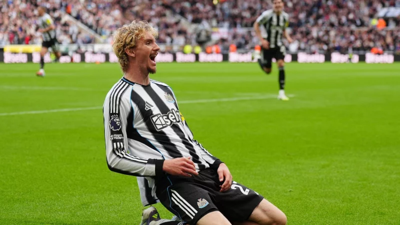 Bejubelt seinen ersten Treffer in der Premier League: Nick Woltemade. - &copy; Owen Humphreys/PA Wire/dpa