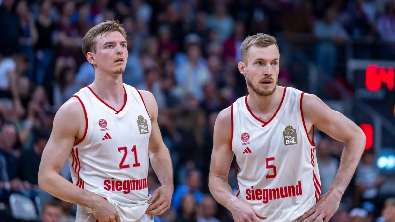 Weltmeister auf Titeljagd: Justus Hollatz und Niels Giffey - © David Inderlied/dpa