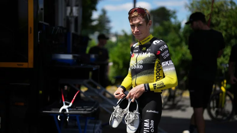 Jonas Vingegaard glaubt an seine Chance bei der Tour de France. - © Thibault Camus/AP/dpa