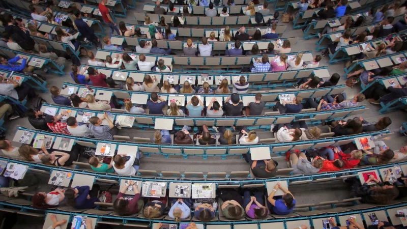 Unter besonderen Umständen können die Eltern eines Studierenden, der Kinder neben dem Studiums betreut, zu Unterhaltsleistungen herangezogen werden. - © Fredrik von Erichsen/dpa/dpa-tmn
