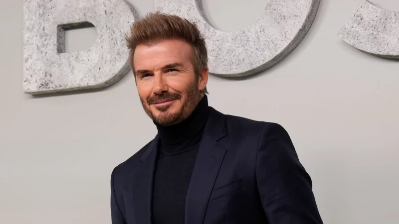 David Beckham steigt beim englischen Viertligisten Salford ein. - © Antonio Calanni/AP/dpa
