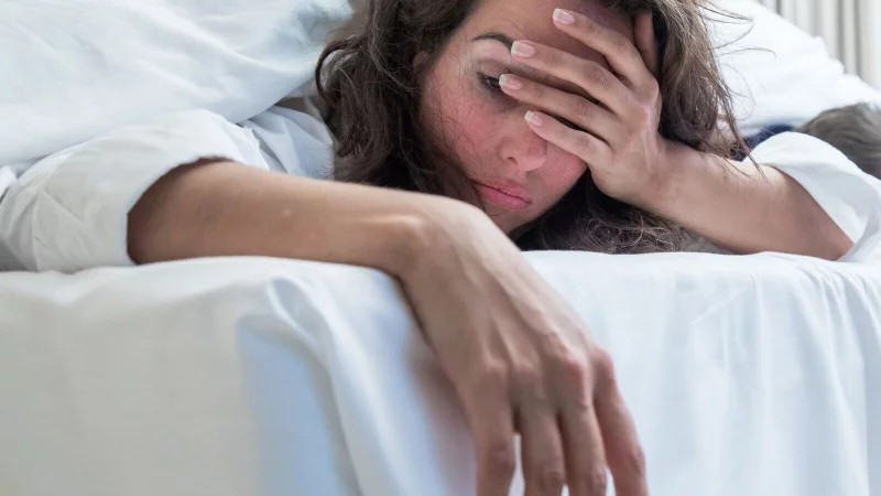 Schlafprobleme: Das Gehirn von Menschen mit ADHS ist oft besonders aktiv - auch dann, wenn es eigentlich Ruhe bräuchte. - © Christin Klose/dpa-tmn