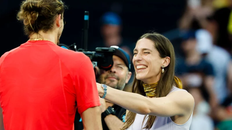 Andrea Petkovic &uuml;bernimmt ganz unterschiedliche Rollen - mal ist sie Expertin, mal Interviewerin. - &copy; Frank Molter/dpa