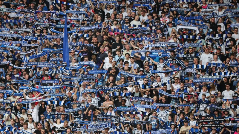 Fans des Hamburger SV. - &copy; Christian Charisius/dpa