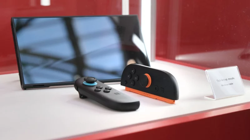 Nicht blind zugreifen: Wer jetzt schnell eine Nintendo Switch 2 kaufen will, pr&uuml;ft besser nach, dass der Preis auch in Ordnung ist. - &copy; Benedikt Wenck/dpa