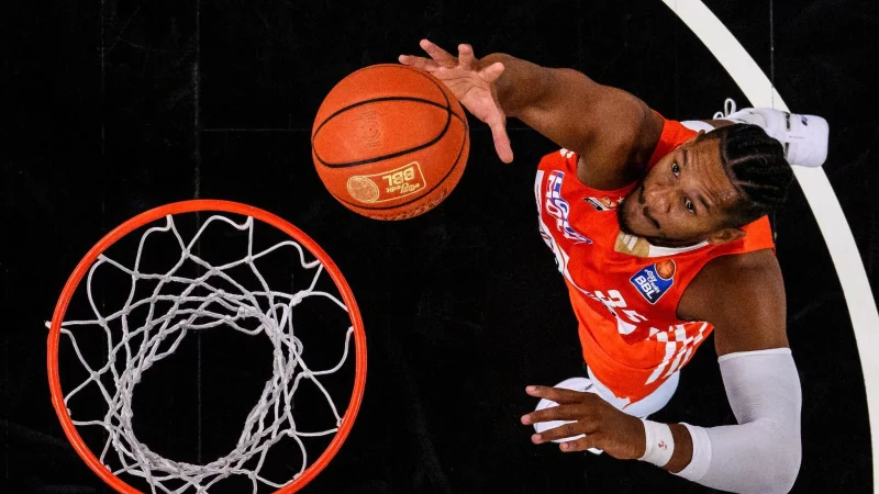 Karim Jallow und die Ulmer Basketballer stehen in den Playoffs kurz vor dem Finaleinzug. - © Tom Weller/dpa
