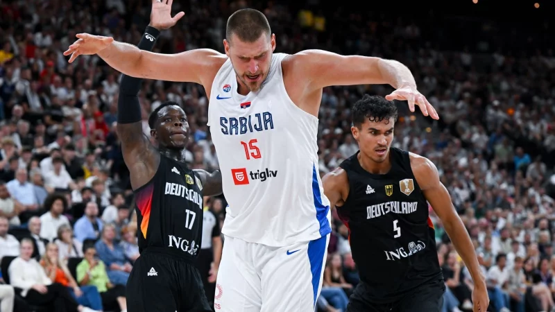 Bei der EM der größte deutsche Rivale: Serbien mit Nikola Jokic. - © Sven Hoppe/dpa