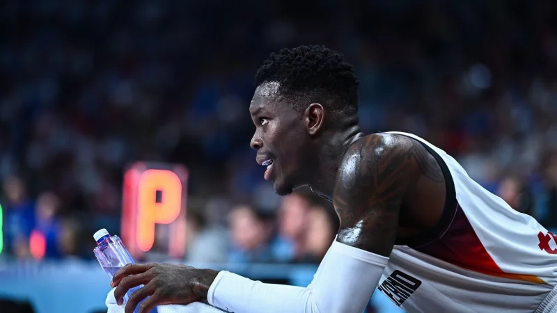 Dennis Schr&ouml;der beim Halbfinale gegen Finnland. - &copy; Stefanos Kyriazis/ZUMA Press Wire/dpa