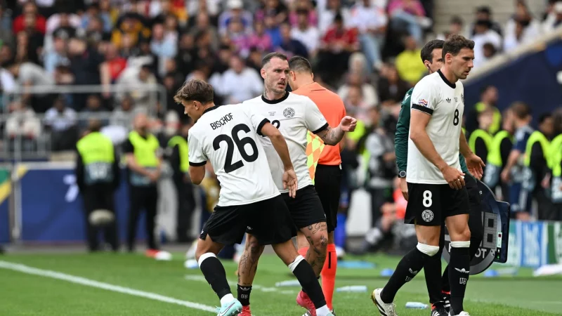 Feierte sein Debüt für die Nationalmannschaft: Tom Bischof - © Federico Gambarini/dpa