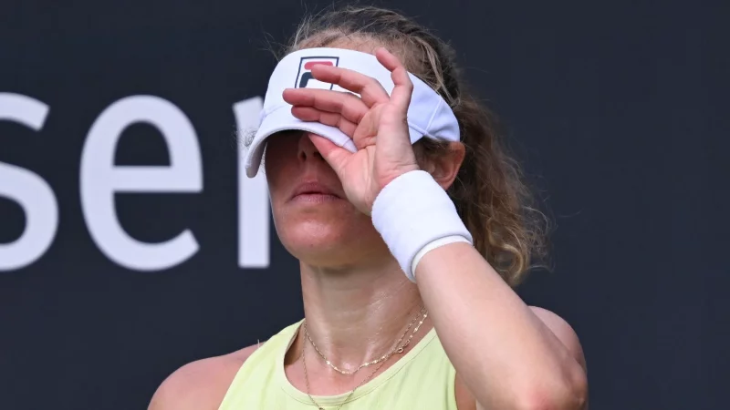 Für Laura Siegemund war nach einer verrückten Anreise aus Nottingham in Bad Homburg in Runde eins Schluss. - © Arne Dedert/dpa