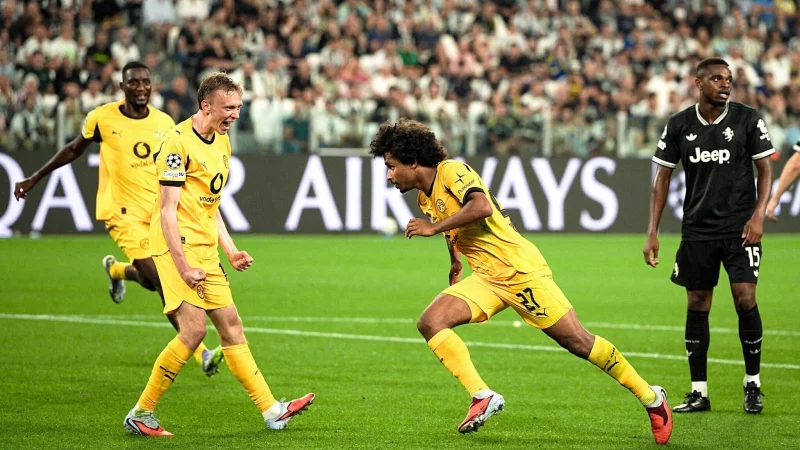 Karim Adeyemi (M) jubelt nach seinem Treffer zum 1:0 f&uuml;r Borussia Dortmund. - &copy; Marco Alpozzi/LaPresse via ZUMA Press/dpa