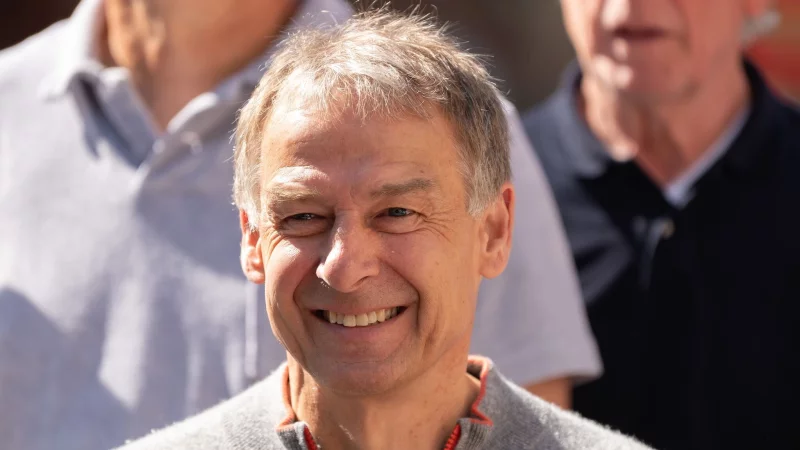 Jürgen Klinsmann hofft auf ein Amerika-Abenteuer seines Ex-Spielers Thomas Müller - © Silas Stein/dpa