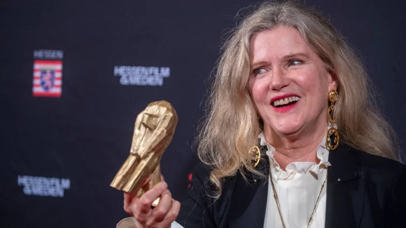 Barbara Sukowa erh&auml;lt den Ehrenpreis des Filmkunstfestes Mecklenburg-Vorpommern. (Archivbild) - &copy; Helmut Fricke/dpa