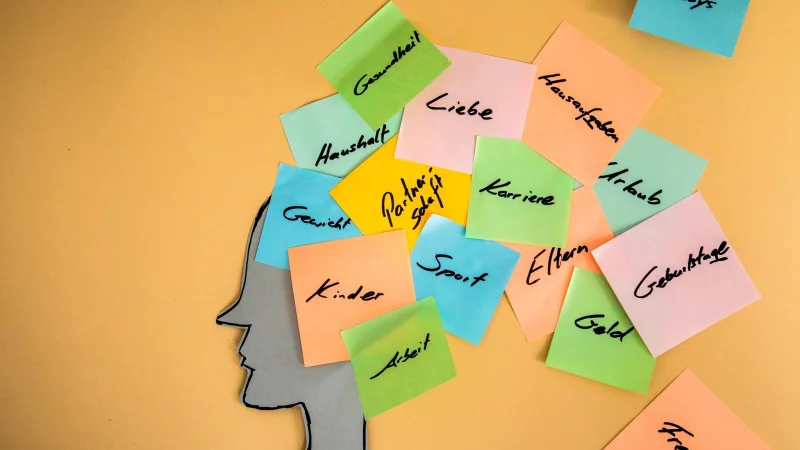 Mental Load sichtbar machen: Viele Familien erleben eine ungleiche Verteilung der unsichtbaren Sorgearbeit. - &copy; Christin Klose/dpa-tmn