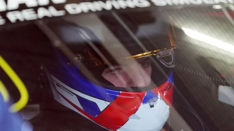 Am liebsten immer hinterm Steuer: Max Verstappen - &copy; Thomas Frey/dpa