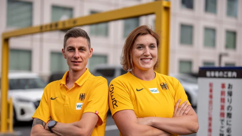 Christopher Linke und Kristin Pudenz sind die ersten deutschen Starter. - &copy; Michael Kappeler/dpa