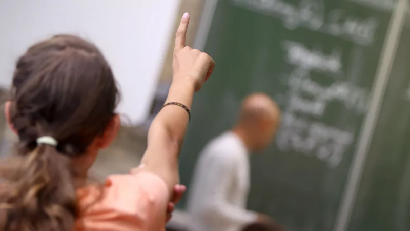 Die Grundschulen geben f&uuml;r jedes Kind Empfehlungen. Dabei schauen die P&auml;dagogen unter anderem auch auf die Eigeninitiative. - &copy; Daniel Karmann/dpa