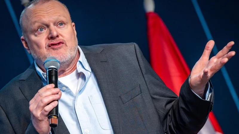 Los geht es mit Raabs 15-min&uuml;tiger Live-Sendung am Montag um 20:15 Uhr. (Archivbild) - &copy; Jens B&uuml;ttner/dpa