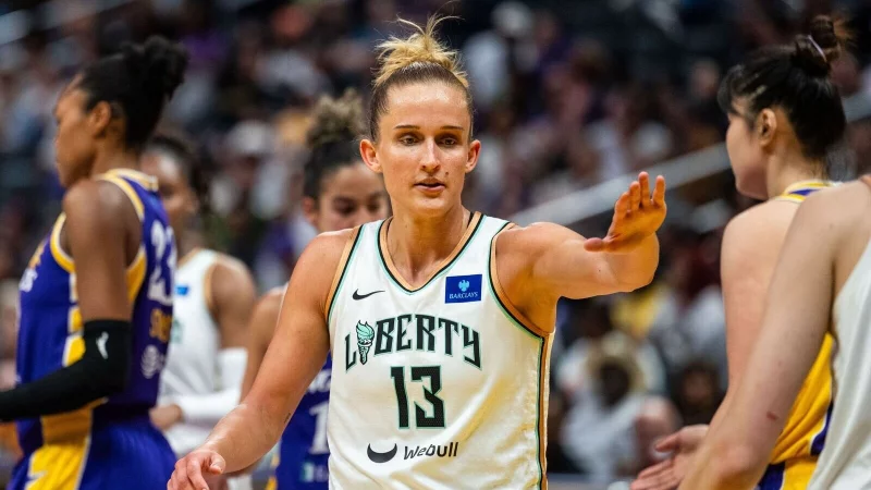 Leonie Fiebich findet die Dildo-W&uuml;rfe bei WNBA-Spielen dumm (Archiv-Foto). - &copy; Maximilian Haupt/dpa