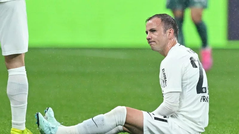 Für Mario Götze von Eintracht Frankfurt ist die Saison gelaufen. - © Uwe Anspach/dpa