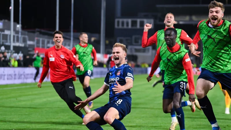 Leonardo Scienza ist in der Relegation Heidenheims Matchwinner. - &copy; Silas Sch&uuml;ller/DEFODI Images/dpa