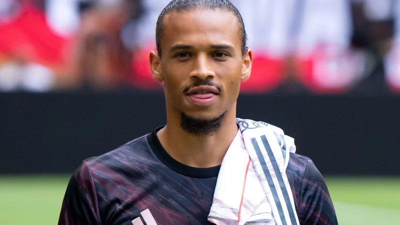 Leroy Sané fuhr mit dem FC Bayern noch zur Club-WM. Mittlerweile spielt er für Galatasaray - zur Freude der türkischen Fans. - © Sven Hoppe/dpa