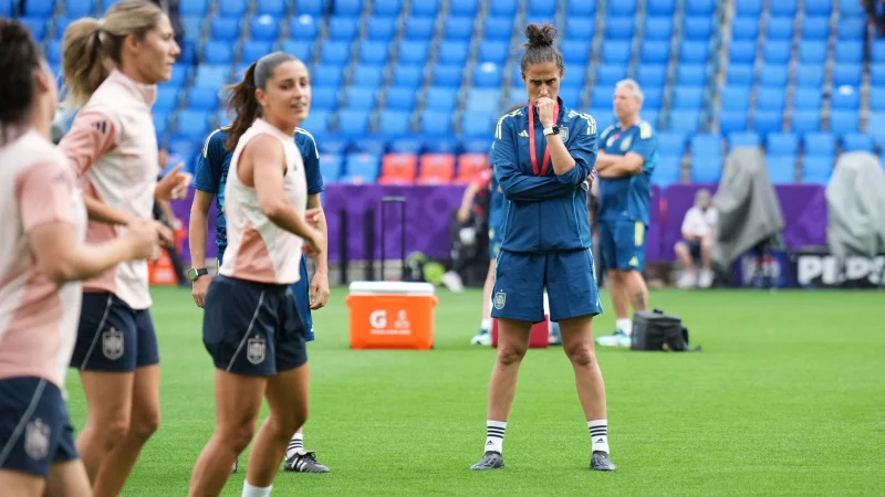 Spaniens Trainerin Montse Tom&eacute; beim Abschlusstraining vor dem Finale. - &copy; Alessandra Tarantino/AP/dpa