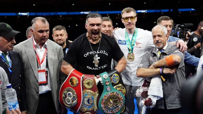 Oleksandr Usyk h&auml;lt jetzt die Titel der Verb&auml;nde WBA, WBO, WBC und IFB. - &copy; Bradley Collyer/PA Wire/dpa