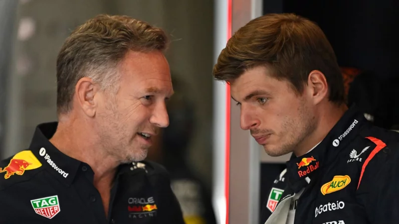 Christian Horner (l) stört sich an den Dauer-Gerüchten um Max Verstappen (r). - © Denes Erdos/AP/dpa