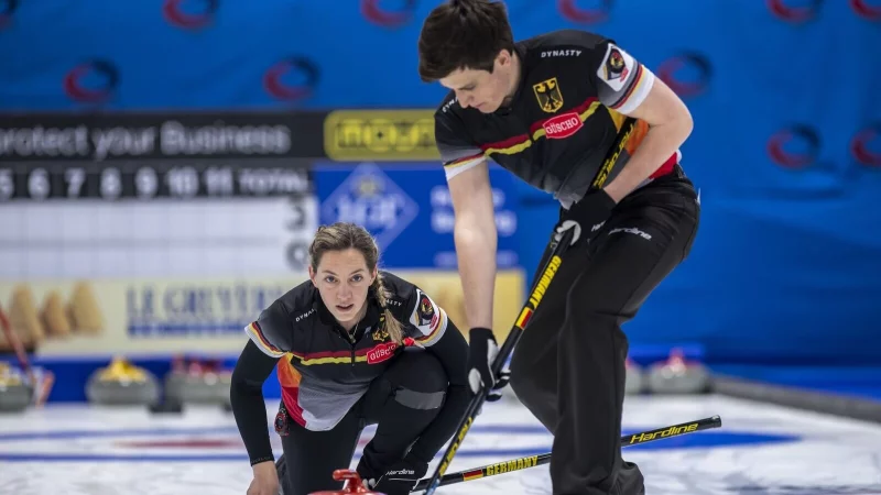 Pia-Lisa Sch&ouml;ll hat die vorzeitige Olympia-Qualifikation im Mixed-Curling deutlich verpasst. - &copy; Martial Trezzini/KEYSTONE/dpa