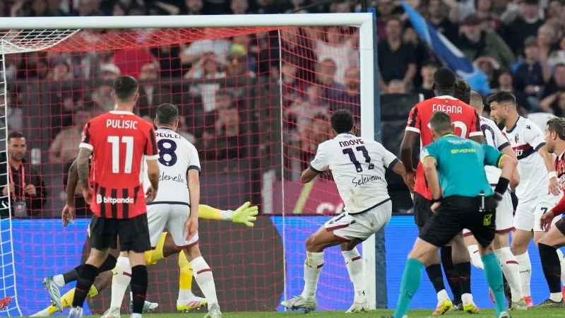 Der entscheidende Moment: Dany Ndoye erzielt das 1:0 gegen Mailand. - © Gregorio Borgia/AP/dpa