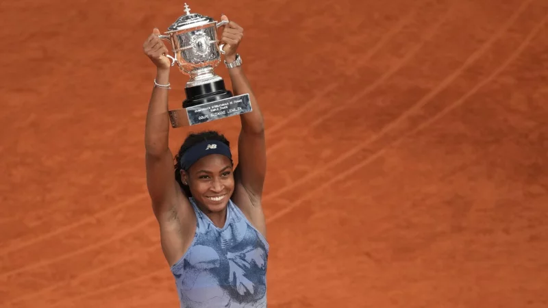 Coco Gauff dachte im Moment des Triumphs auch an die Minderheiten in den USA, die unter dem aktuellen Pr&auml;sidenten Donald Trump leiden. - &copy; Christophe Ena/AP/dpa