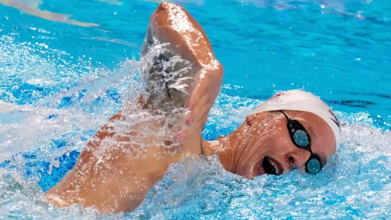 Florian Wellbrock schwimmt am Sonntag um eine WM-Medaille. - © Lee Jin-man/AP/dpa