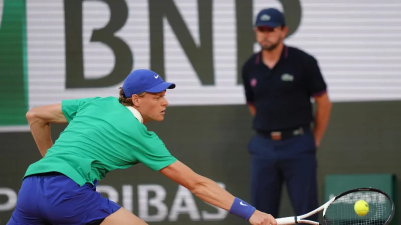 Jannik Sinner dominiert seine Gegner bei den French Open weiter nach Belieben. - © Aurelien Morissard/AP/dpa