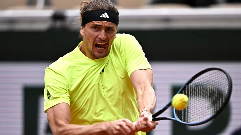 Alexander Zverev hatte zum Auftakt der French Open keine Mühe. - © Julien De Rosa/AFP/dpa