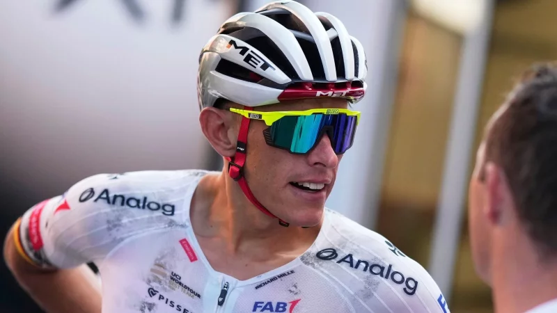 Unterst&uuml;tzer von Rad-Star Tadej Pogacar: Der K&ouml;lner Nils Politt. - &copy; Mosa\\\'ab Elshamy/AP/dpa