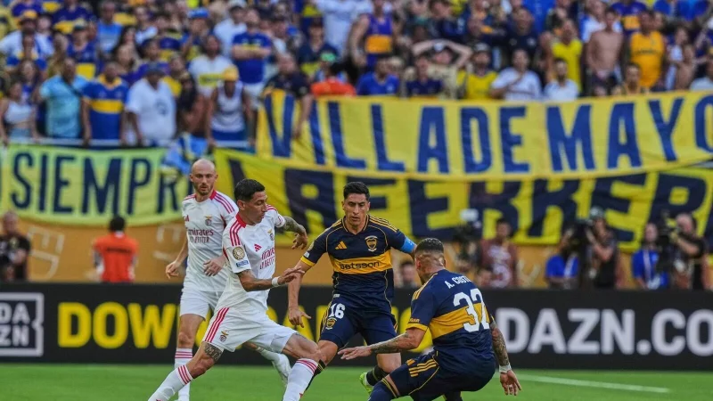 Angel Di Maria erzielte den Anschlusstreffer gegen das Spitzenteam aus seiner Heimat. - © Marta Lavandier/AP/dpa
