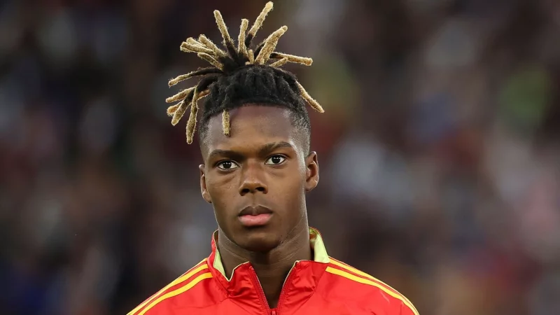 Nico Williams hat sich gegen einen Club-Wechsel in diesem Sommer entschieden. - &copy; Christian Charisius/dpa