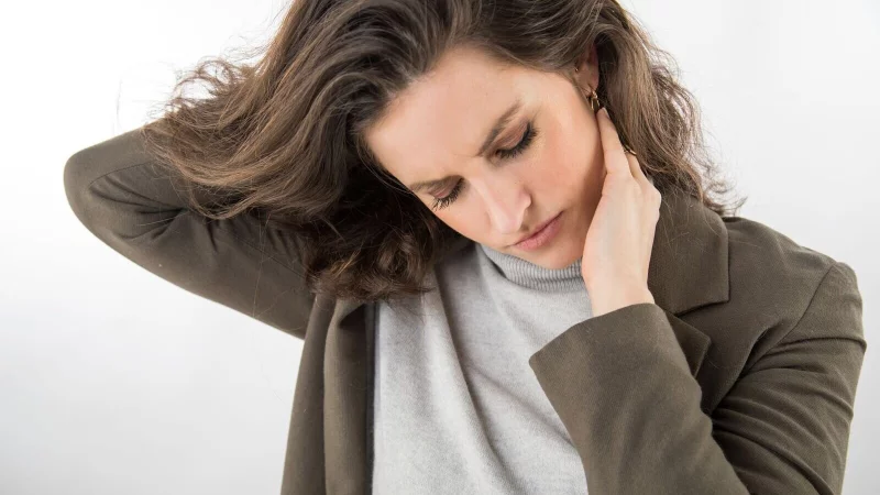 Funktionsst&ouml;rung im Kausystem: CMD kann Kopf-, Nacken- und Kieferschmerzen verursachen. - &copy; Christin Klose/dpa-tmn