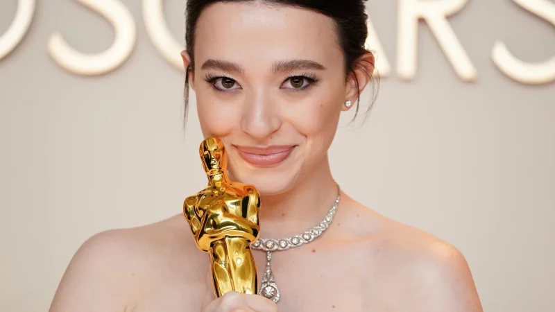 «Anora»-Darstellerin Mikey Madison setzte sich bei den Oscars dieses Jahr in der Kategorie «Beste Hauptdarstellerin» gegen Cynthia Erivo («Wicked»), Karla Sofía Gascón («Emilia Pérez»), Fernanda Torres («Für immer hier») sowie Demi Moore («The Substance») durch. - © Jordan Strauss/Invision/AP/dpa