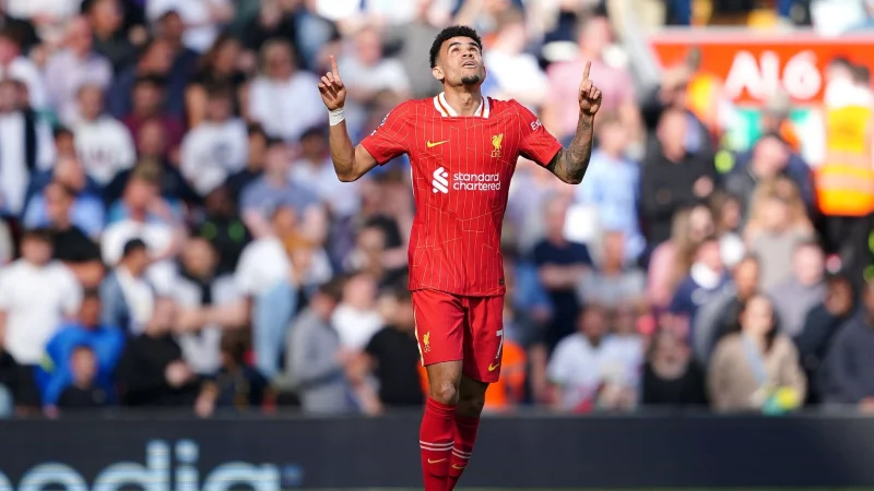 Bleibt Luis Díaz, geht er und wenn ja: Etwa zum FC Bayern? - © Peter Byrne/PA Wire/dpa