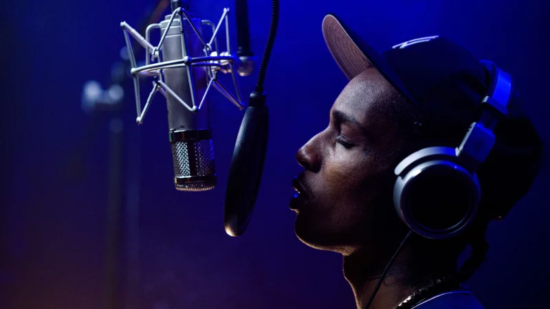 Asap Rocky ist im Thriller &laquo;Highest 2 Lowest&raquo; auf Apple TV+ auch mit dabei. - &copy; --/Apple TV+/dpa